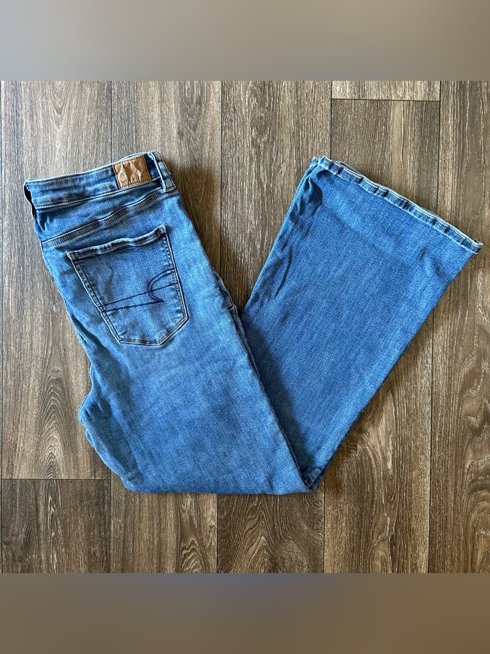 American Eagle super high-rise flare retro style flared jeans Sz 12